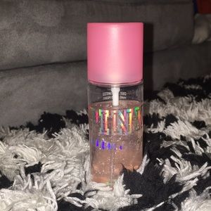VS PINK shimmer mist